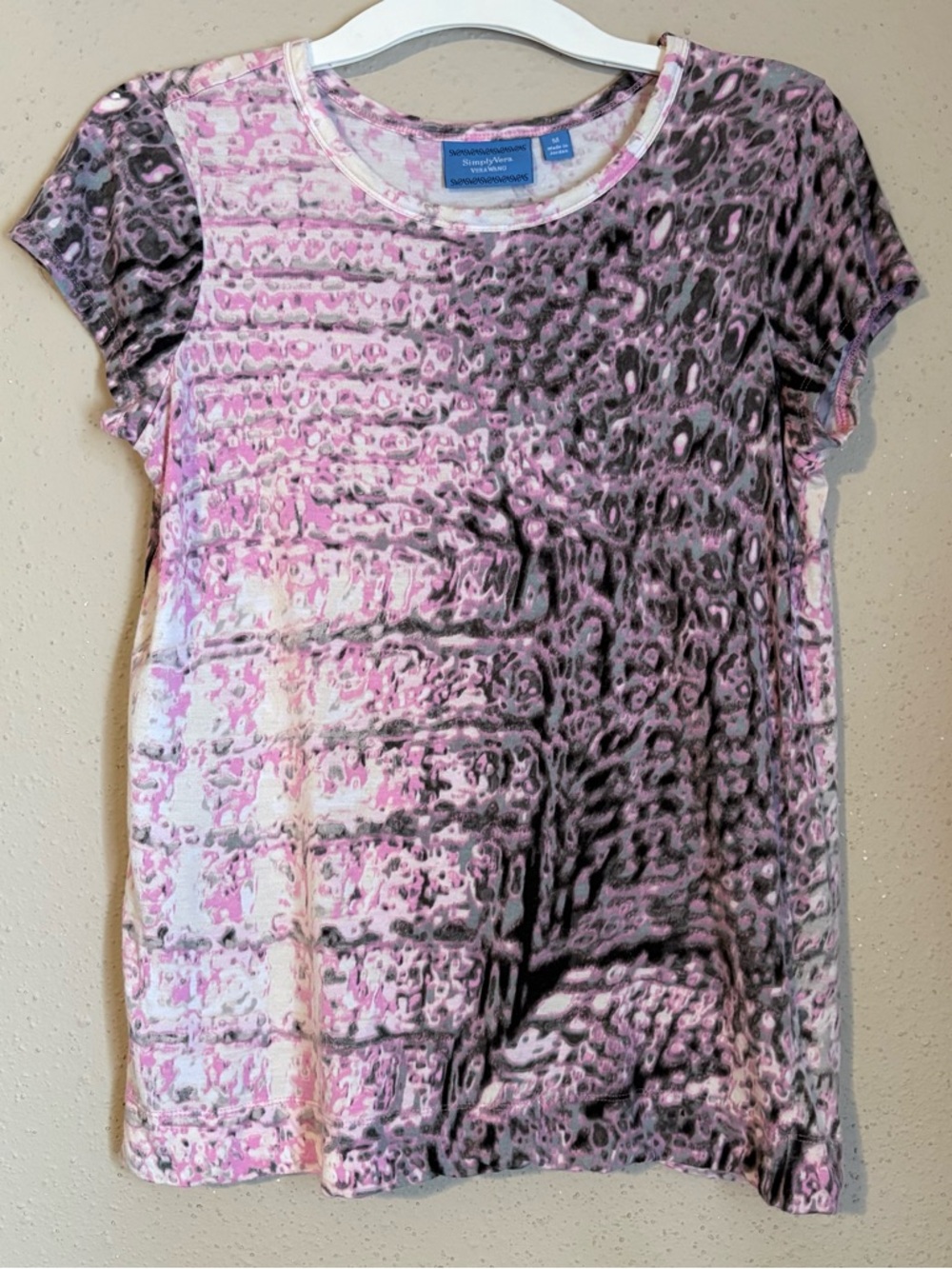 Simply Vera- Vera Wang T-shirt- Size Medium
